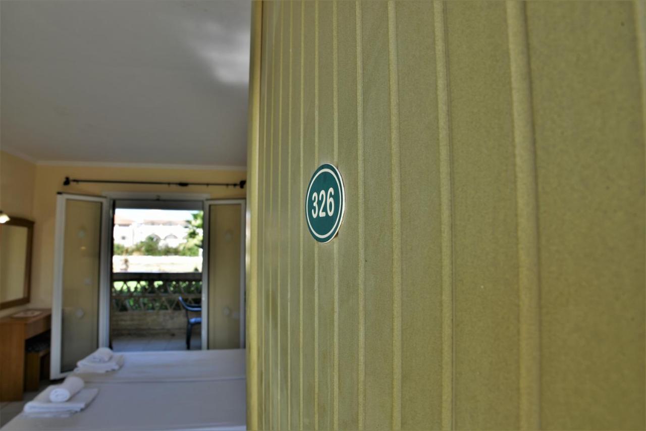 Elpida Hotel อลิกานาส ภายนอก รูปภาพ
