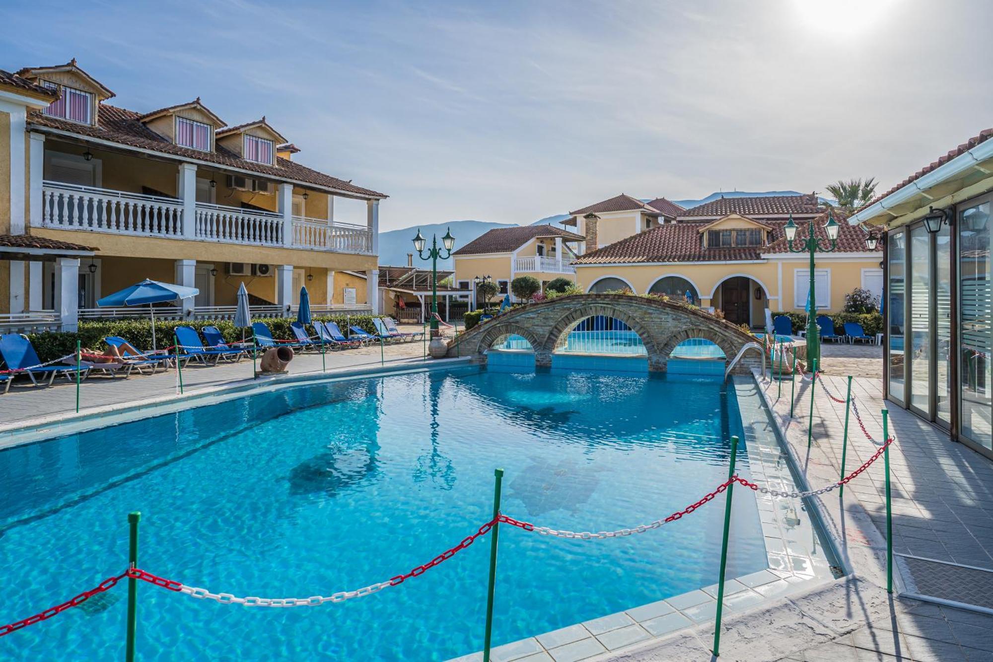 Elpida Hotel อลิกานาส ภายนอก รูปภาพ