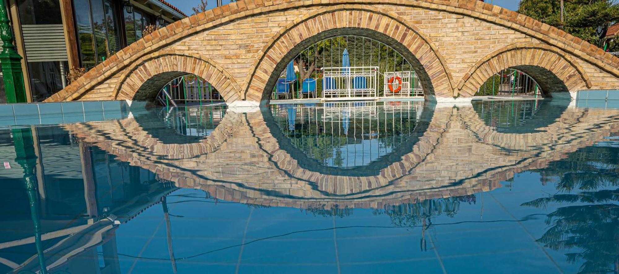 Elpida Hotel อลิกานาส ภายนอก รูปภาพ