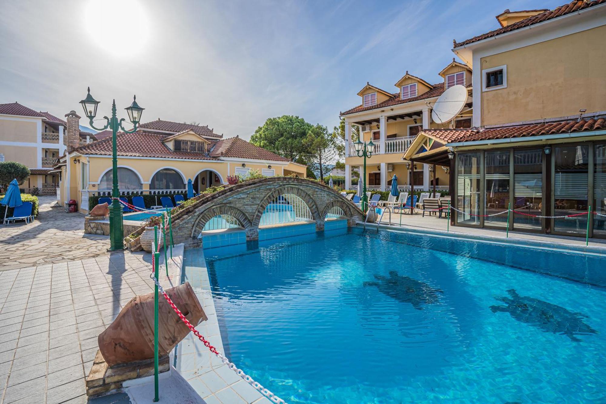 Elpida Hotel อลิกานาส ภายนอก รูปภาพ