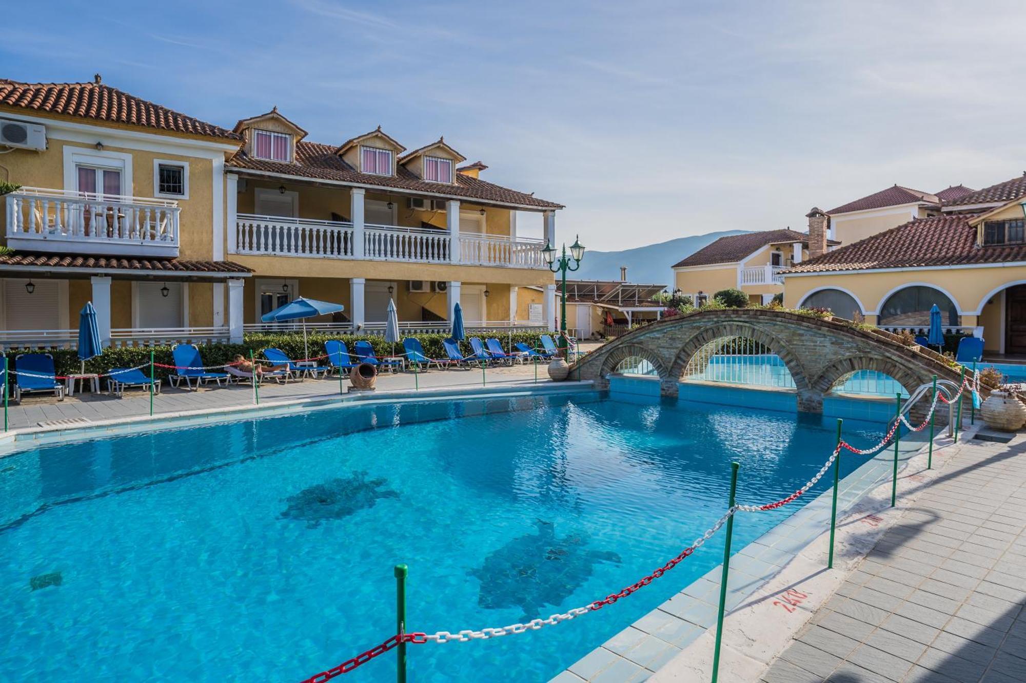 Elpida Hotel อลิกานาส ภายนอก รูปภาพ