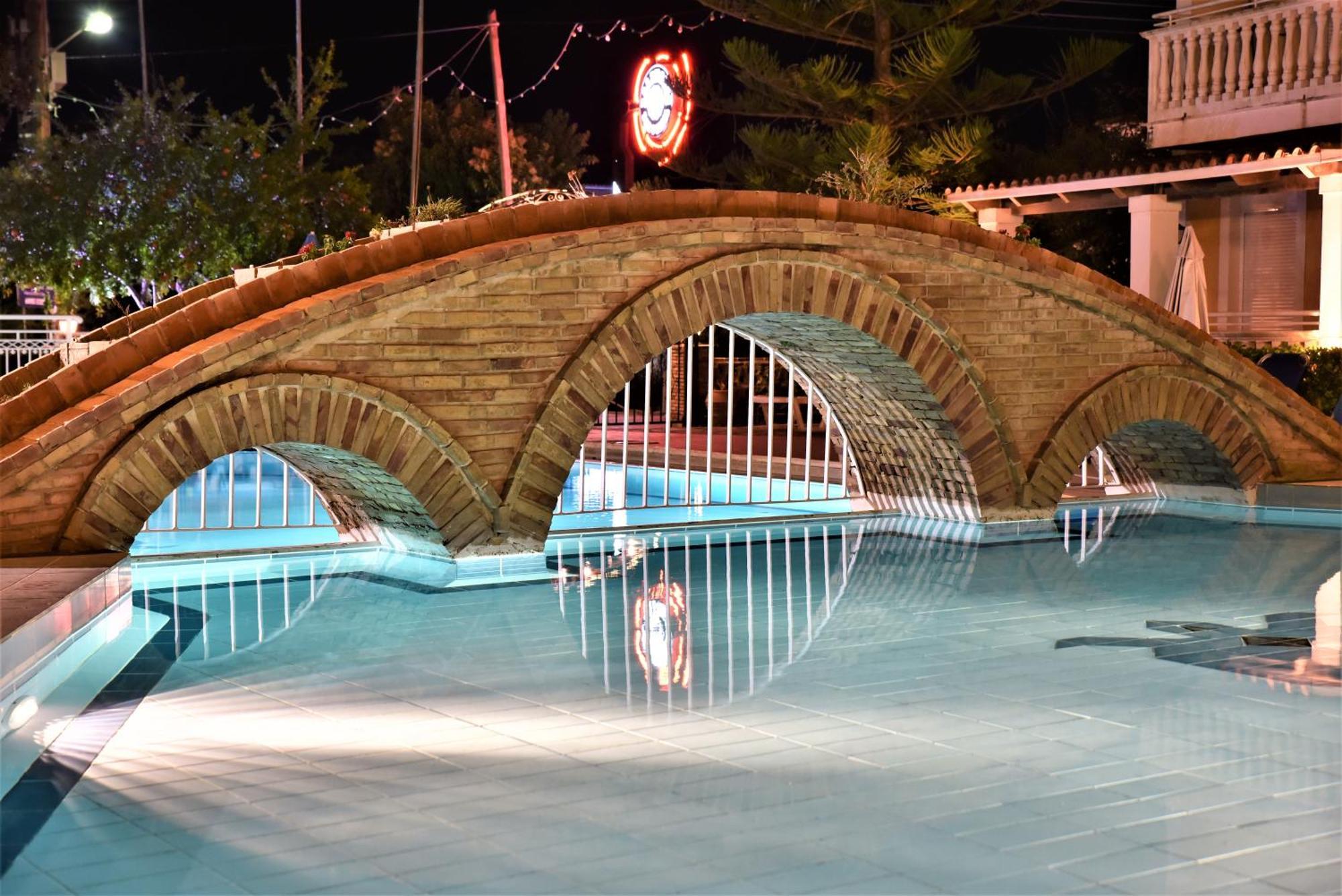 Elpida Hotel อลิกานาส ภายนอก รูปภาพ
