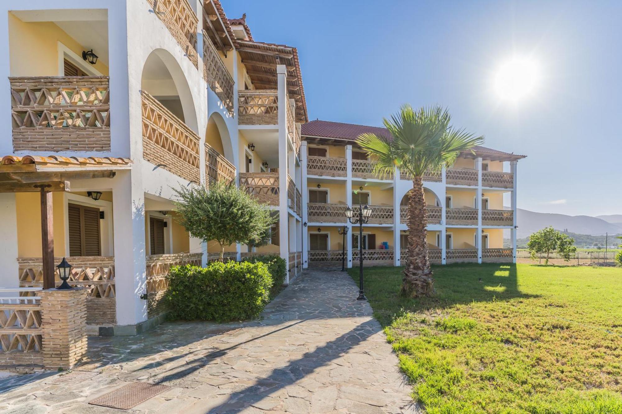 Elpida Hotel อลิกานาส ภายนอก รูปภาพ