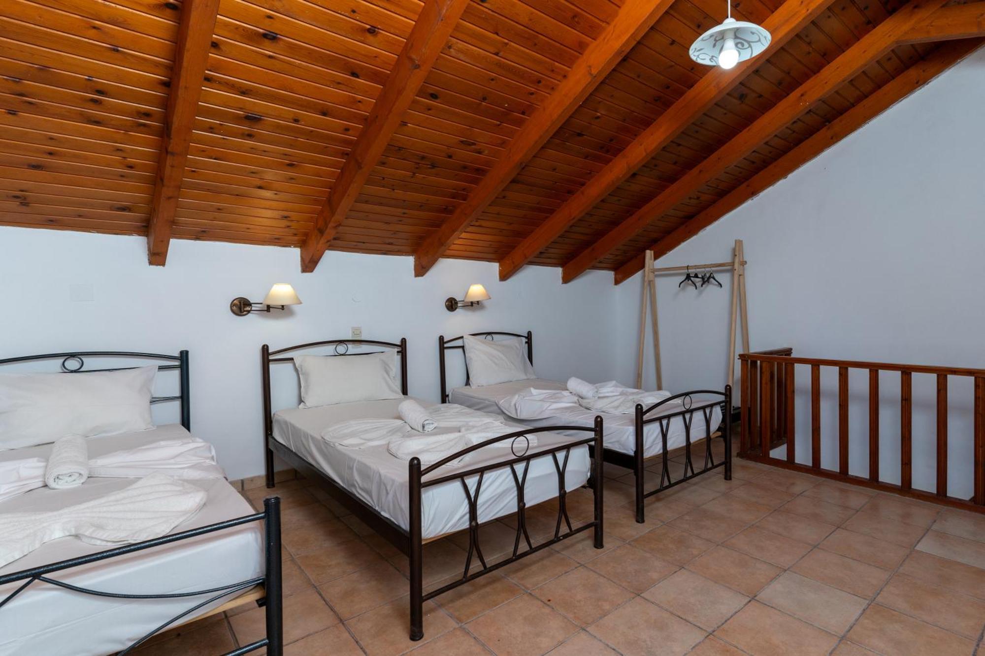 Elpida Hotel อลิกานาส ภายนอก รูปภาพ