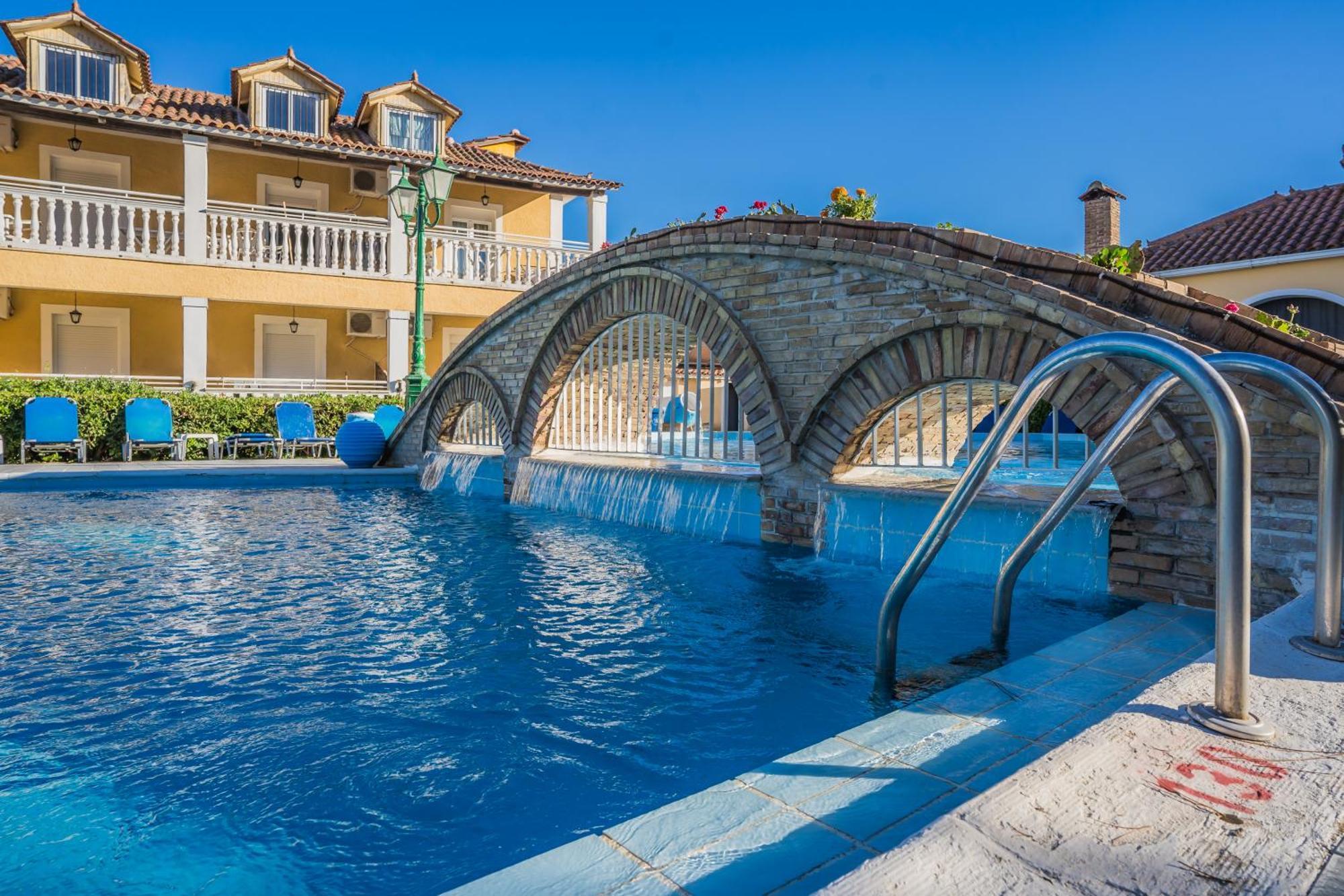 Elpida Hotel อลิกานาส ภายนอก รูปภาพ