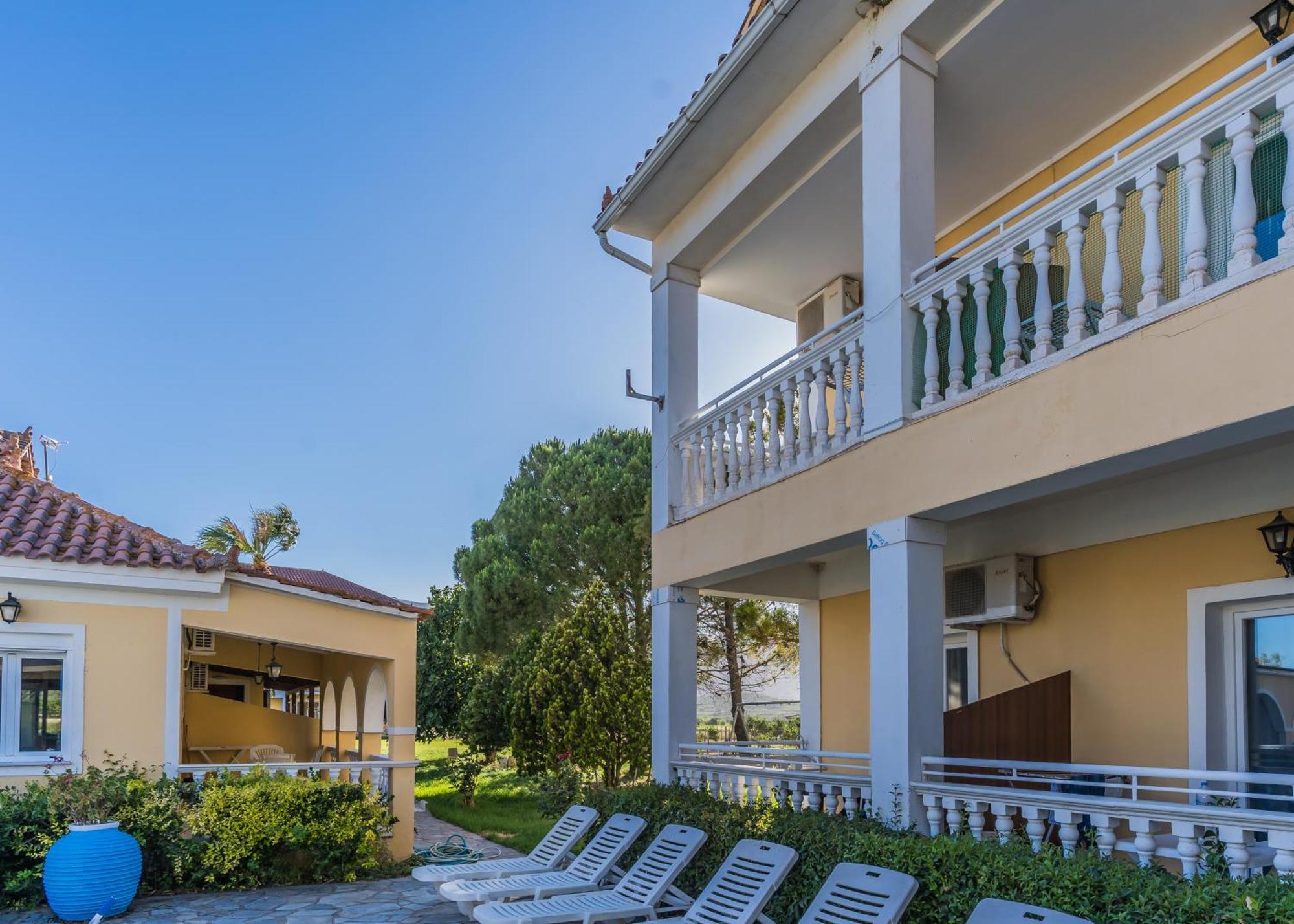 Elpida Hotel อลิกานาส ภายนอก รูปภาพ