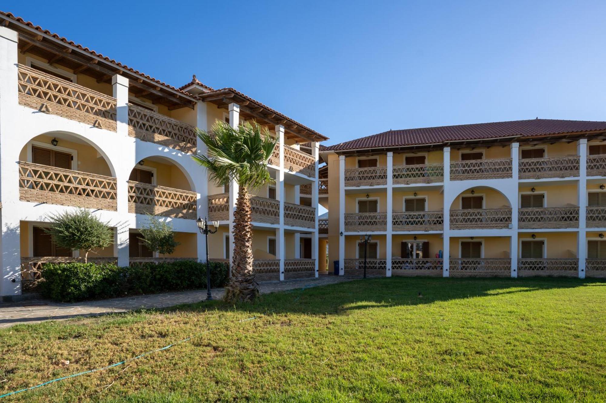 Elpida Hotel อลิกานาส ภายนอก รูปภาพ