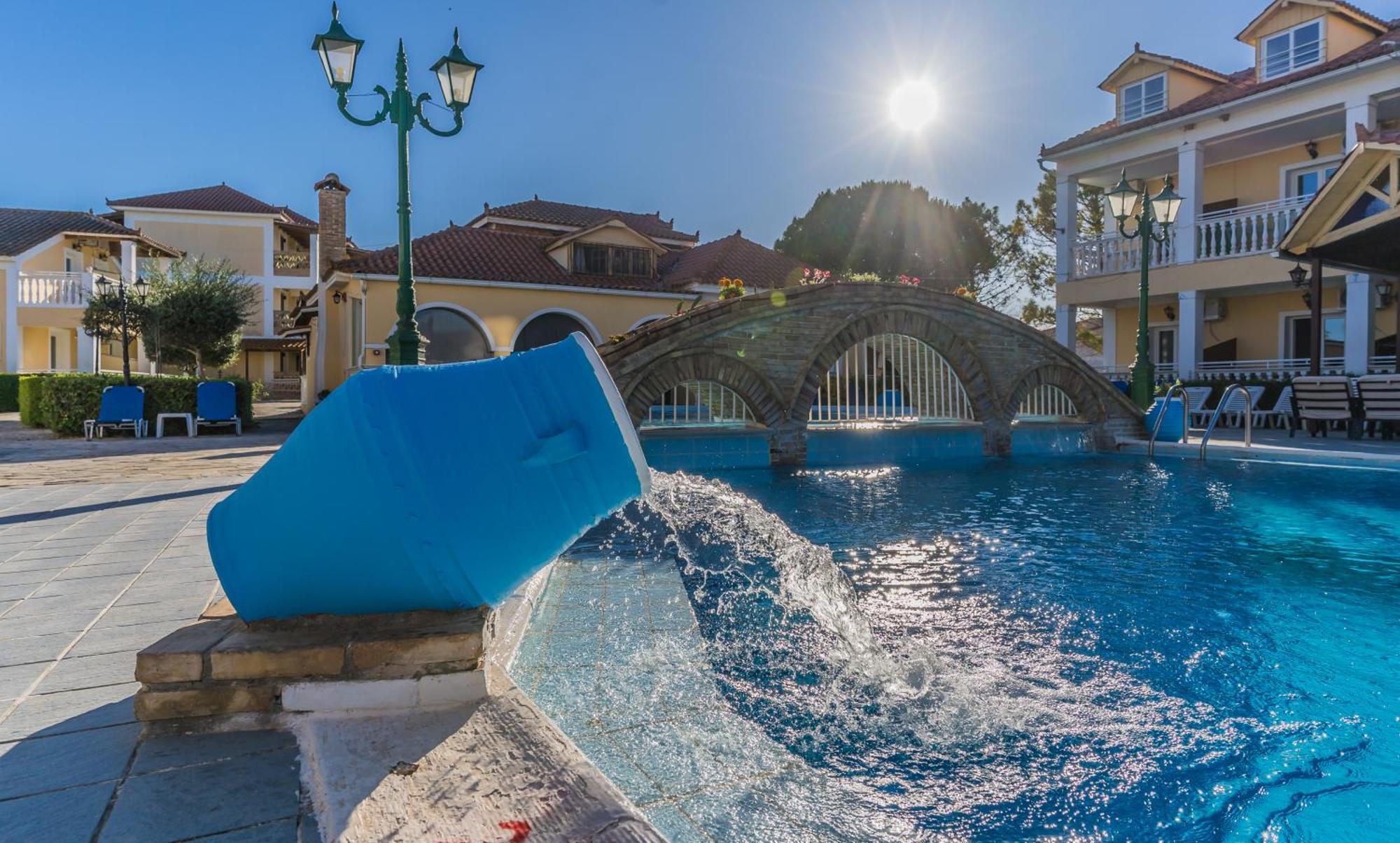 Elpida Hotel อลิกานาส ภายนอก รูปภาพ