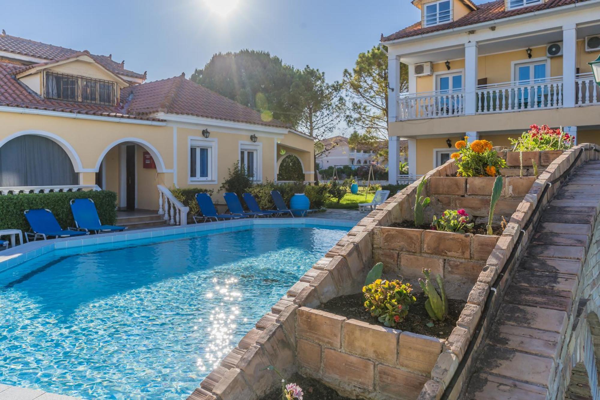 Elpida Hotel อลิกานาส ภายนอก รูปภาพ