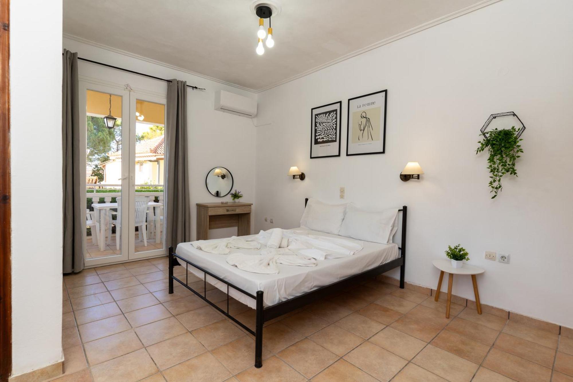Elpida Hotel อลิกานาส ภายนอก รูปภาพ